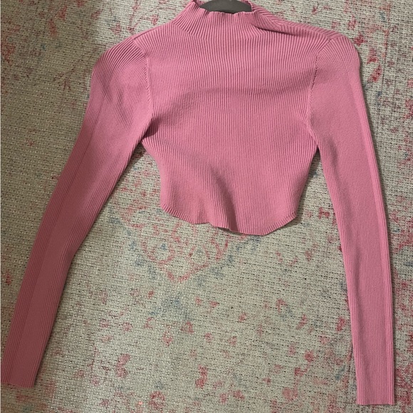 Pink cropped mock turtleneck top - Picture 1 of 2